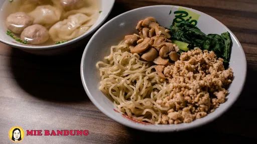 Mie Bandung Sesetan, Cabang Teuku umar 4
