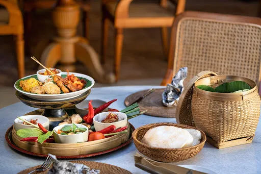 The Restaurant at Tandjung Sari 2