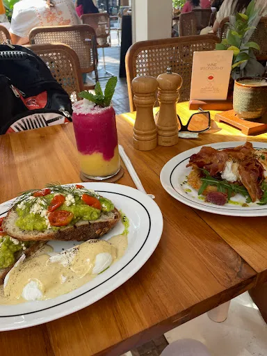 Sala Bistro & Coffee 3