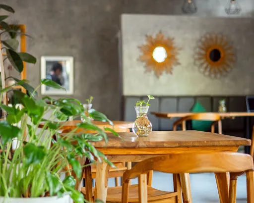 Medin Bali Cafe & Coffee 1