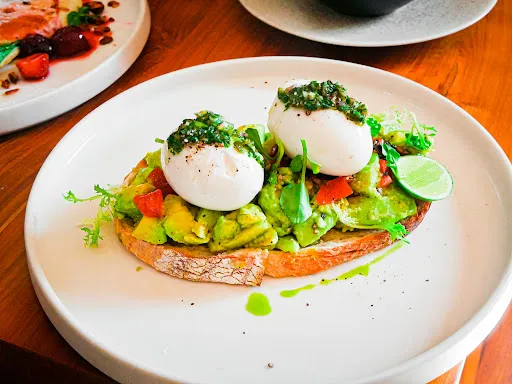 Medin Bali Cafe & Coffee 4