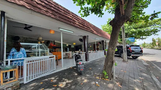 Warung Nasi Ayam Ibu Oki 1