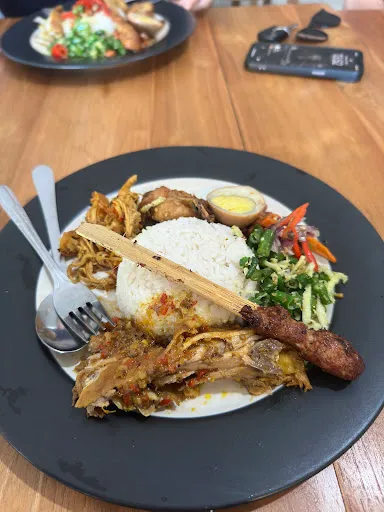Warung Nasi Ayam Ibu Oki 3