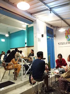 DHAM! Kitchen & Bar (Cafe) 1