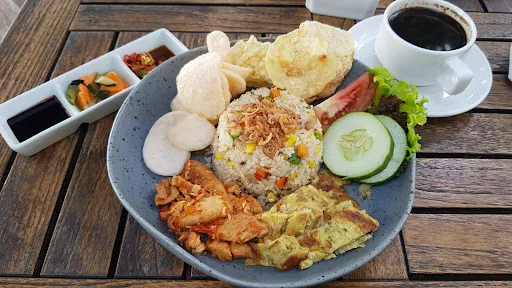 Kayumanis Seaside Restaurant Sanur 4