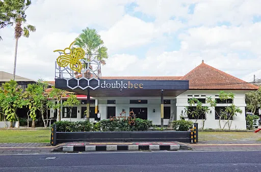 Double Bee Cafe and Resto 1