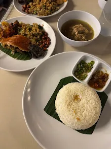 Genom Coffee & Eatery 1