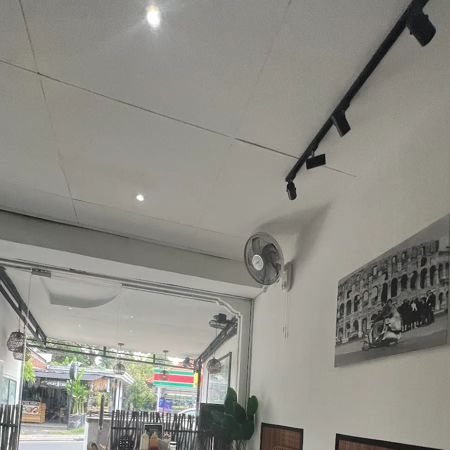 Pizzeria Romana Nusa Dua 3