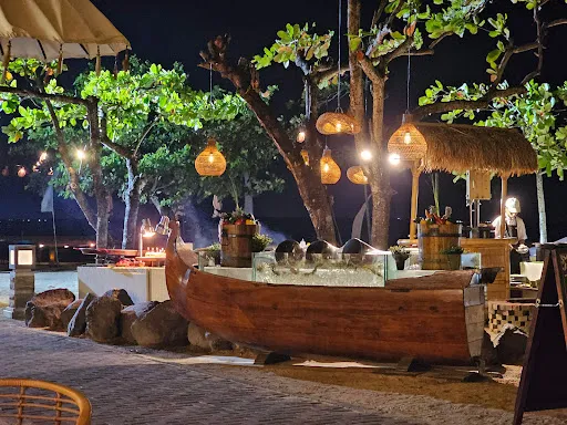 Toya Beach Club