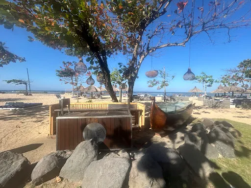 Toya Beach Club 3