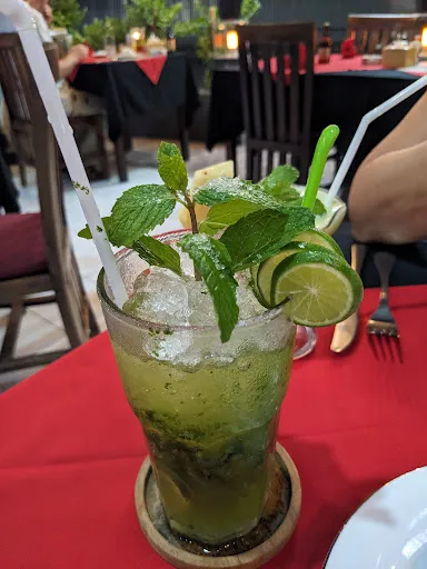 Atlichnaya Bar 3