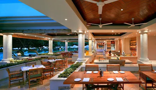 Salsa Bar 1