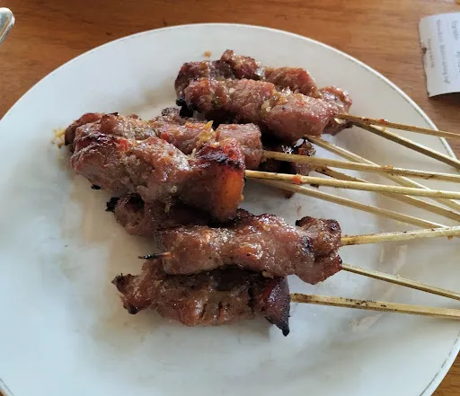 Warung Babi Guling Sari Dewi Bp. Dobil 3