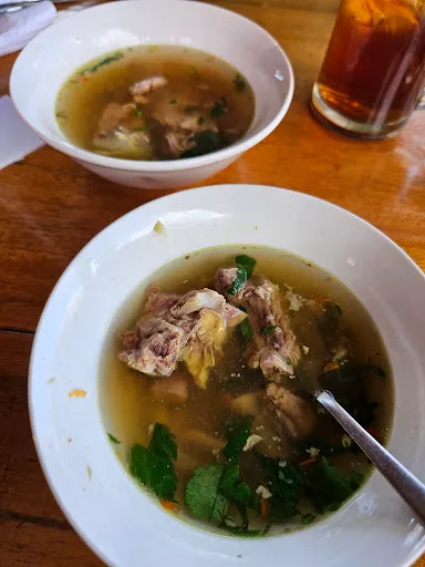 Warung Babi Guling Sari Dewi Bp. Dobil 4