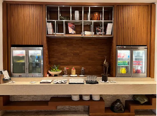 Grand Club Lounge 4