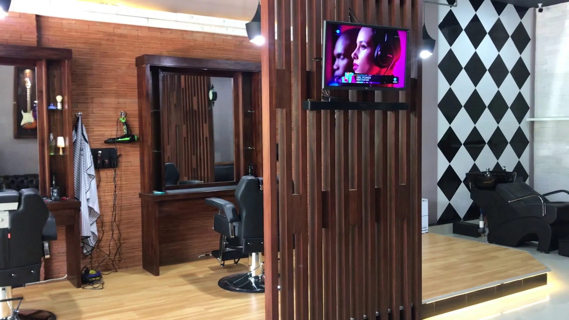 CROWN Gentleman Barbershop Nusa Dua Bali 1