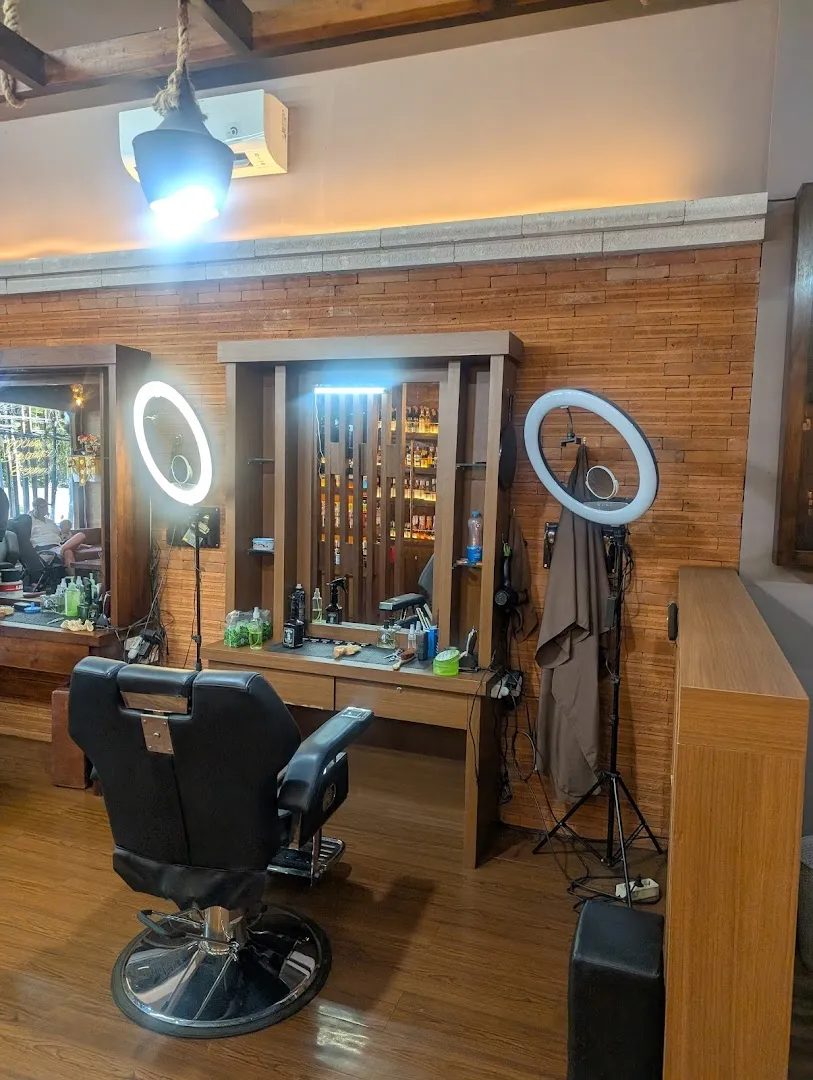 CROWN Gentleman Barbershop Nusa Dua Bali 4