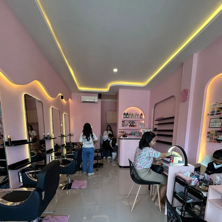 Gee Beauty Studio 4 1