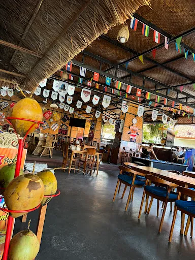 J Sport Bar 1