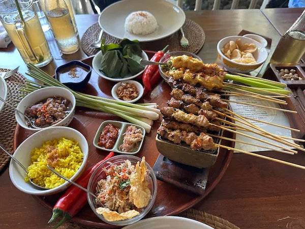 DiAtas by Art Cafe Bumbu Bali 3