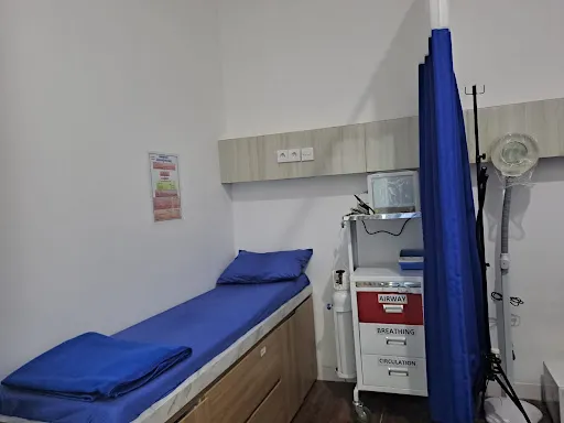 IV Drip Unicare Clinic Nusa Dua Siligita | 24 Hours Doctor | Rabies Vaccine Bali | STD Test + Bali Belly | Dentist 3