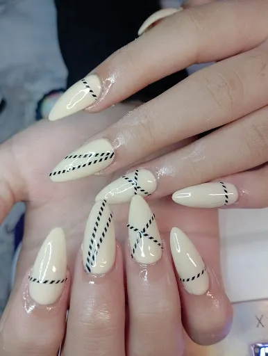 D’ BEAUTY STUDIO 2
