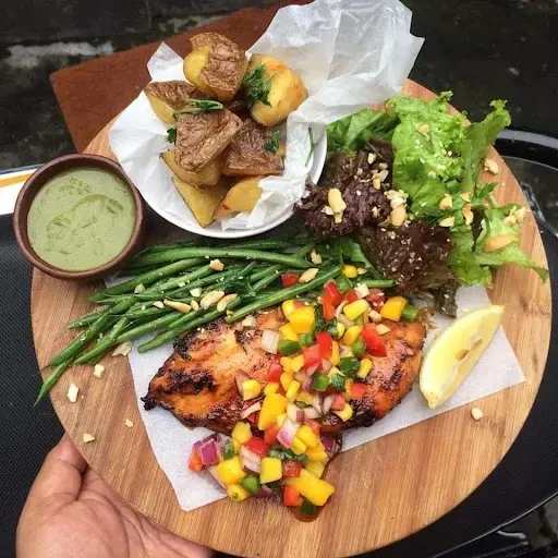 Tavern De Bali Bar and Restaurant 2