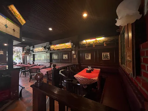 Tavern De Bali Bar and Restaurant 4