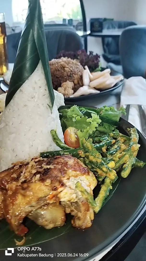 Eighteen Coffee Bali 1