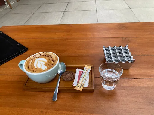 MAMA KRISNA 2 - COFFEE & KITCHEN, BREAKFAST, LUNCH & DINNER 2