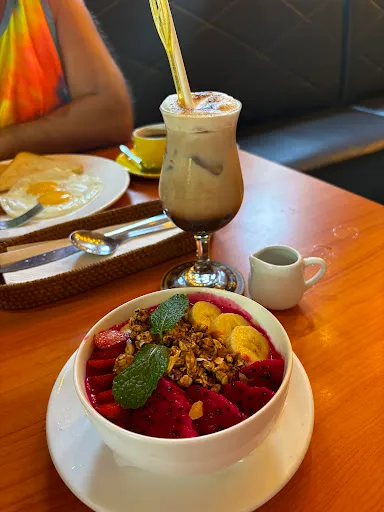 MAMA KRISNA 2 - COFFEE & KITCHEN, BREAKFAST, LUNCH & DINNER 3