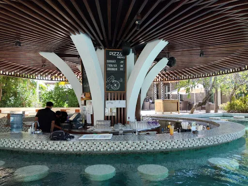 L'Oh Pool Bar 2