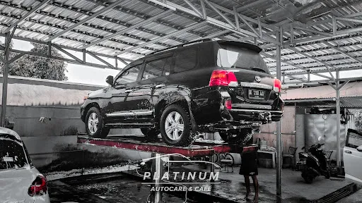 PLATINUM Auto Care & Café 1