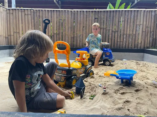 Coworking, kids club, fitness room 4