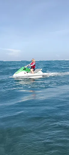 PT. Hot Dog Water Sport and Dive Center 2