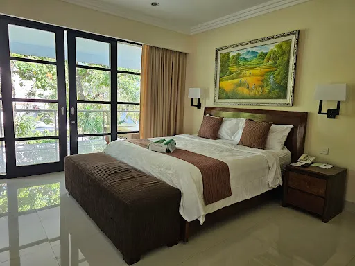 Peninsula Bay Resort 1