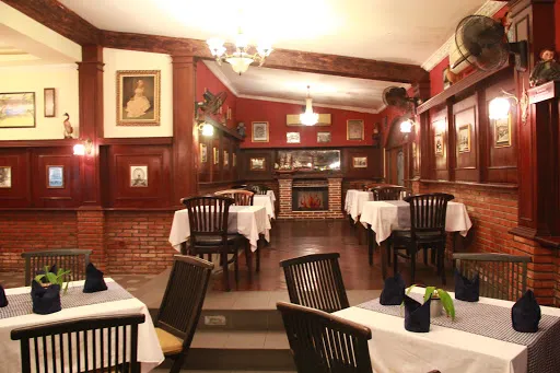 The Tree International Pub & Restaurant 1
