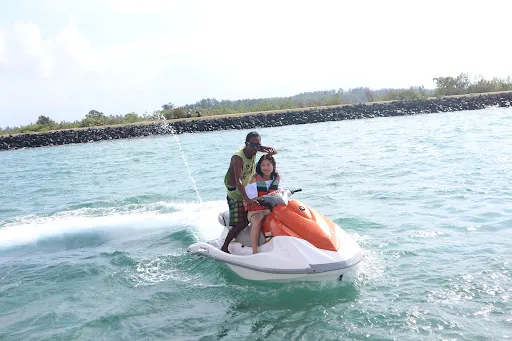 Mekar Sari Dive & Watersport 4