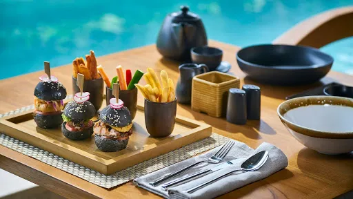 Dapur Santai Pool Bar and Grill 2