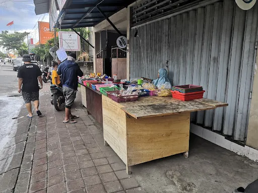 Pasar Desa Adat Bualu 1