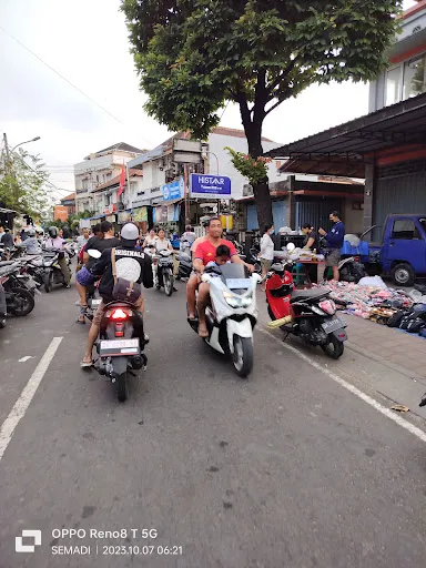 Pasar Desa Adat Bualu 2
