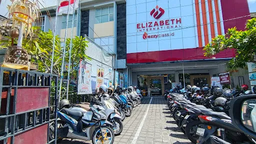Elizabeth International Nusa Dua - Ezzy Autograph 3