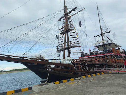 Pirate Dinner Cruise 4