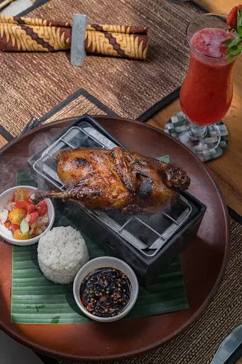 Kayumanis Beach Bar & Grill Nusa Dua 2