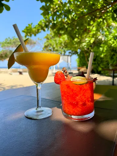 Kayumanis Beach Bar & Grill Nusa Dua 3