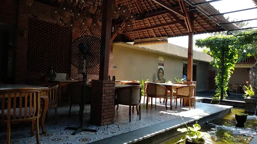 TJ's Coffee & Co-Working 4