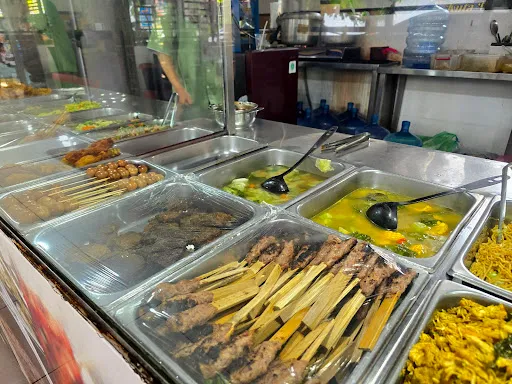 Warung Nasi Pecel Bu Tinuk Restaurant 3