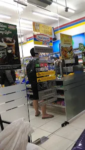 Indomaret Point Bandara Ngurah Rai 1