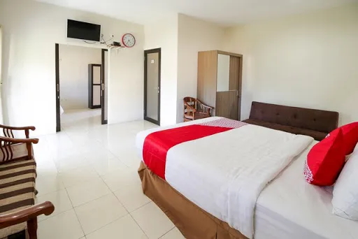 OYO 734 Tuban Torres Accommodation 1