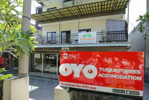 OYO 734 Tuban Torres Accommodation 3
